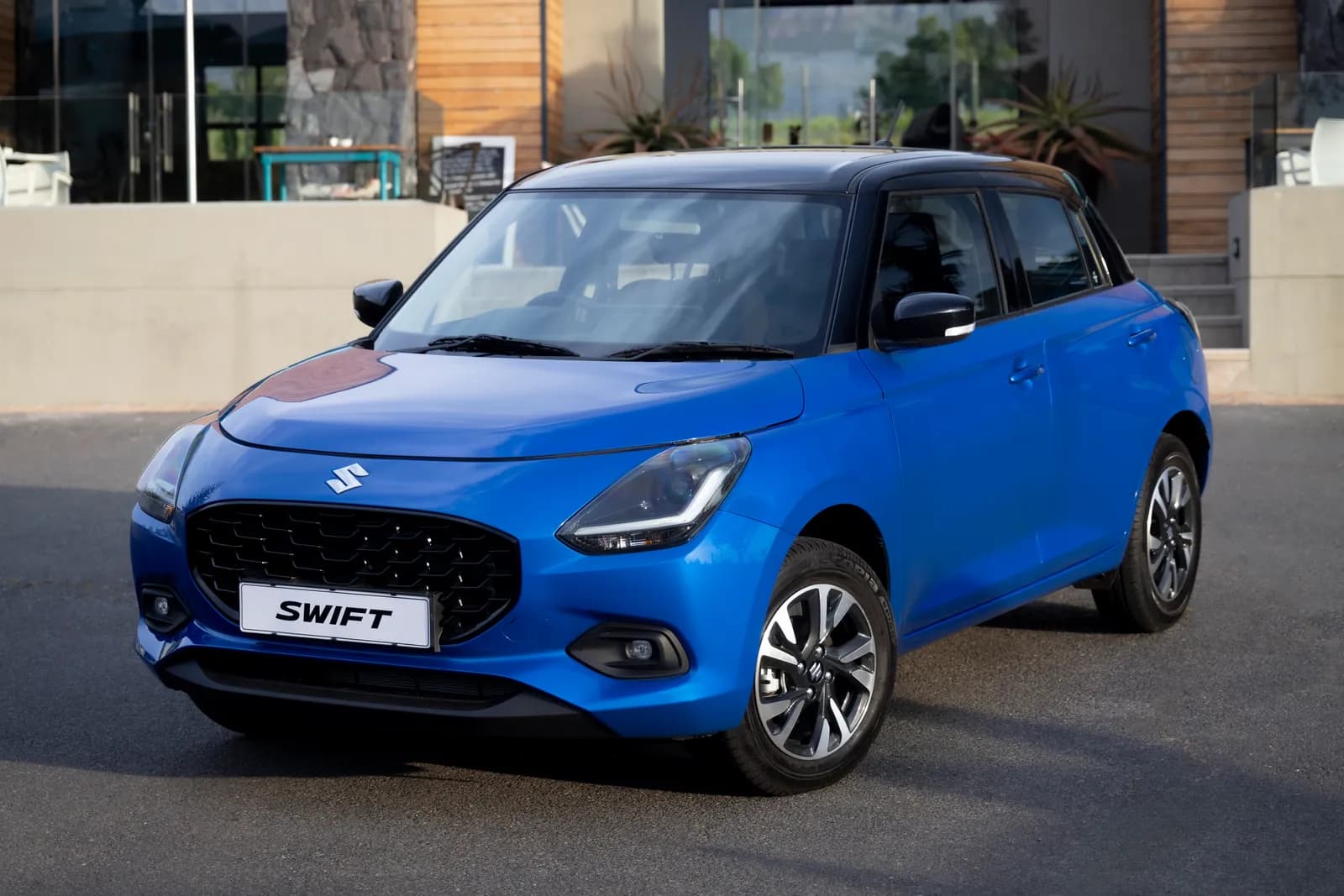 Suzuki Swift, front three-quarter