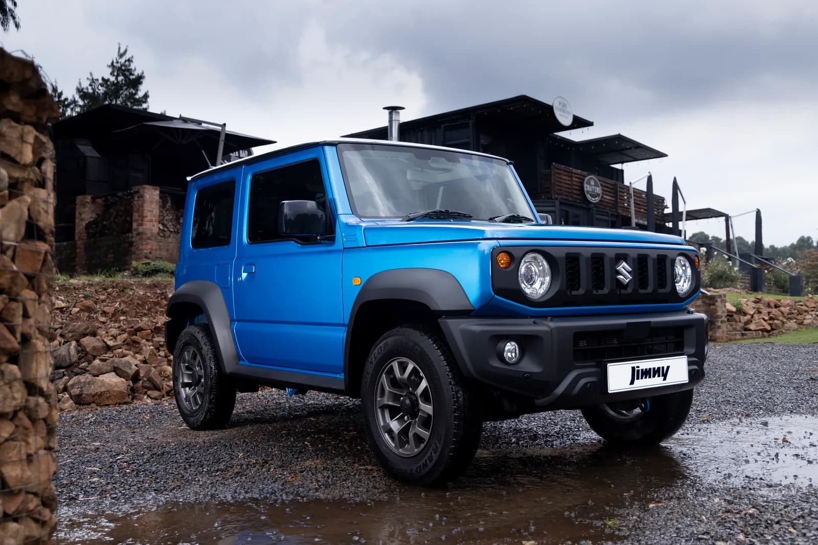 Suzuki Jimny, front three-quarter