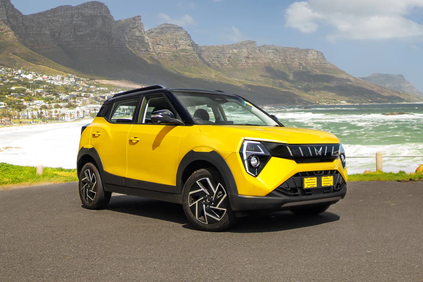 Mahindra XUV 3XO, front three-quarter