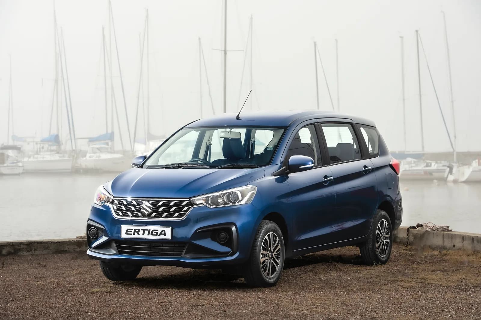 Suzuki Ertiga, front three-quarter