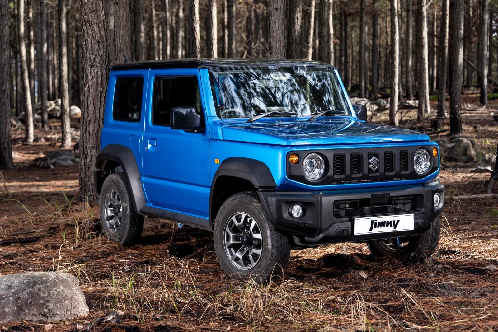 Suzuki Jimny, front three-quarter