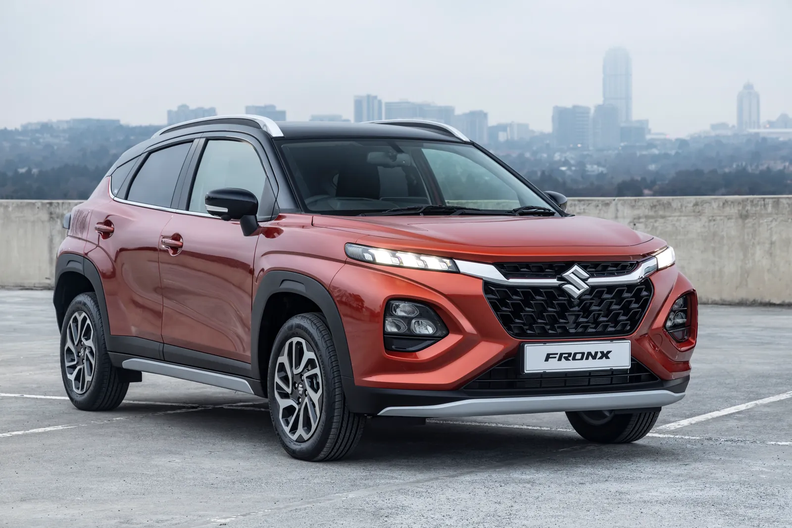 Suzuki Fronx, front three-quarter