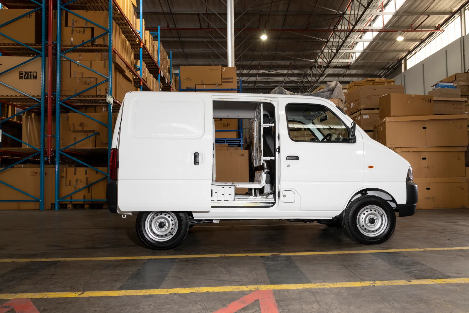 Suzuki Eeco, side
