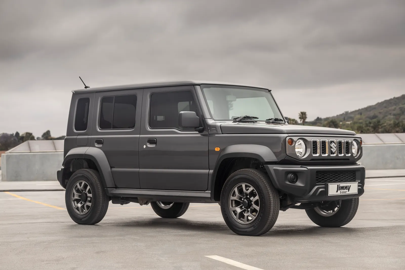 Suzuki Jimny 5-Door, side
