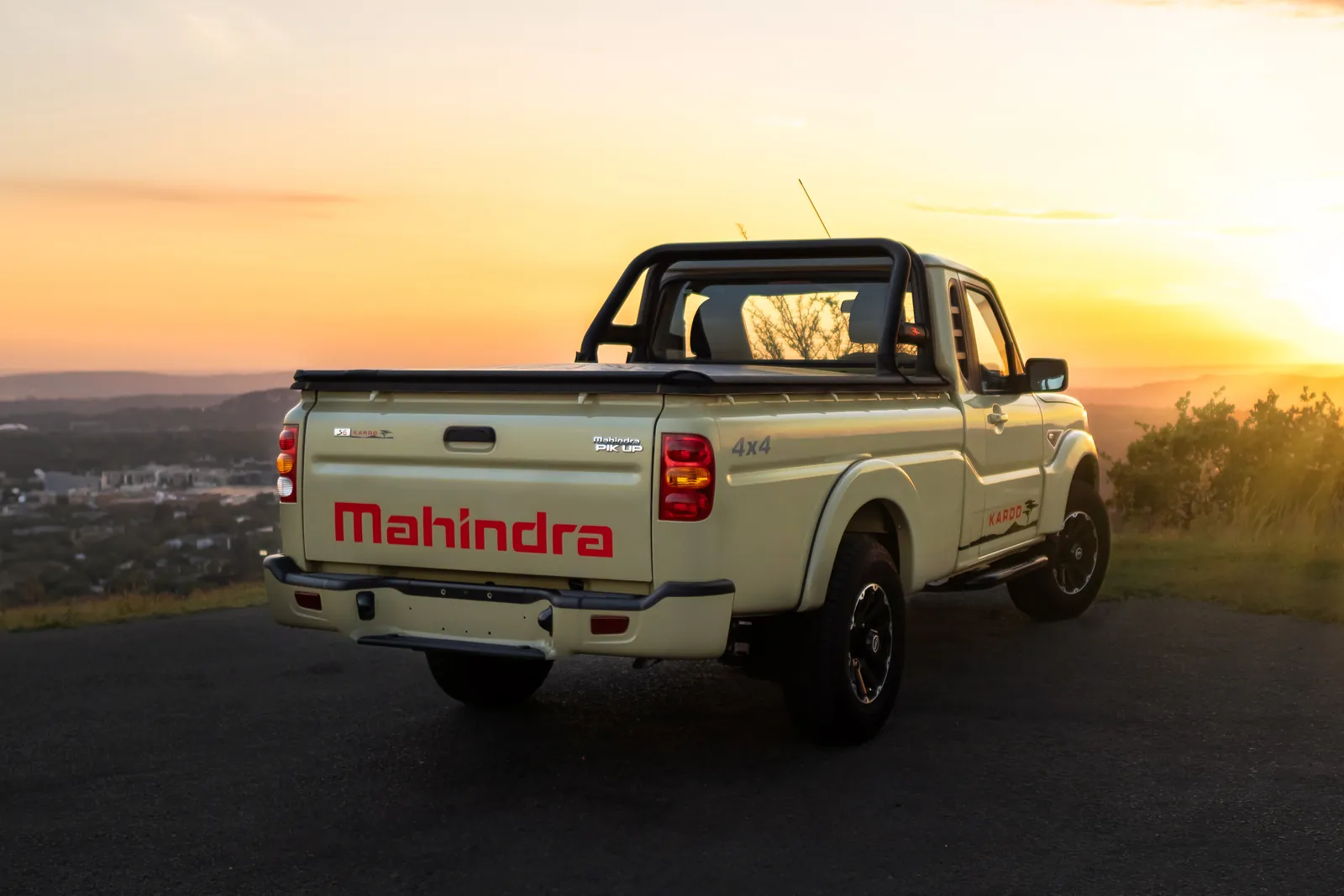 Mahindra Pik-Up Single Cab, rear three-quarter
