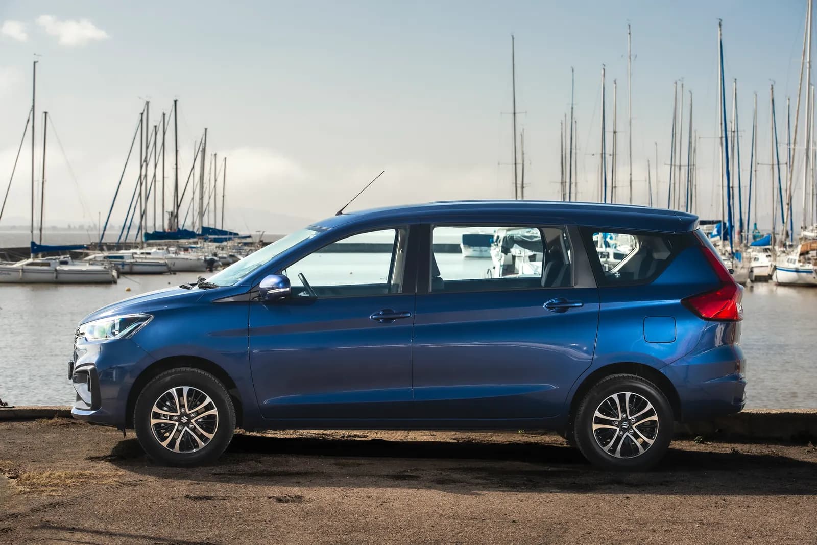 Suzuki Ertiga, side