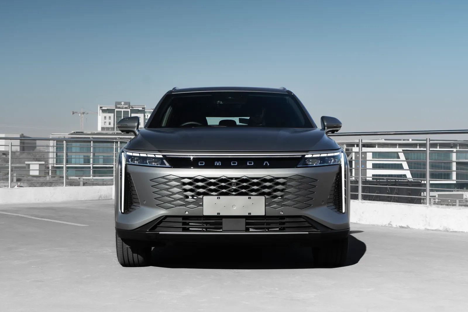 Omoda C9, front