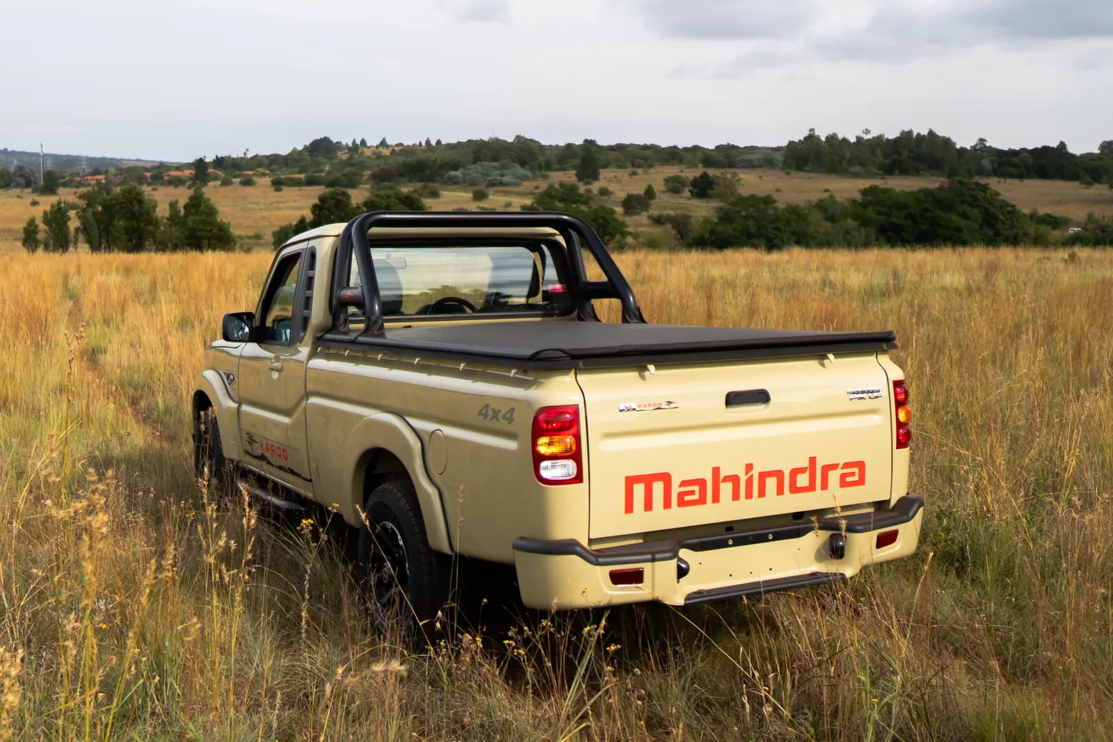 Mahindra Pik-Up Single Cab, rear three-quarter