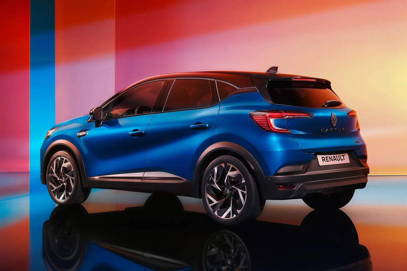 Renault Captur, rear three-quarter