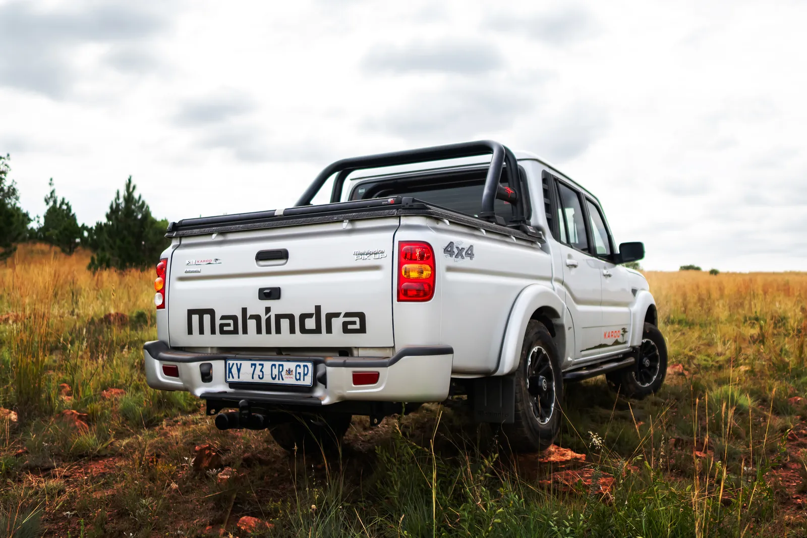 Mahindra Pik-Up Double Cab, rear three-quarter