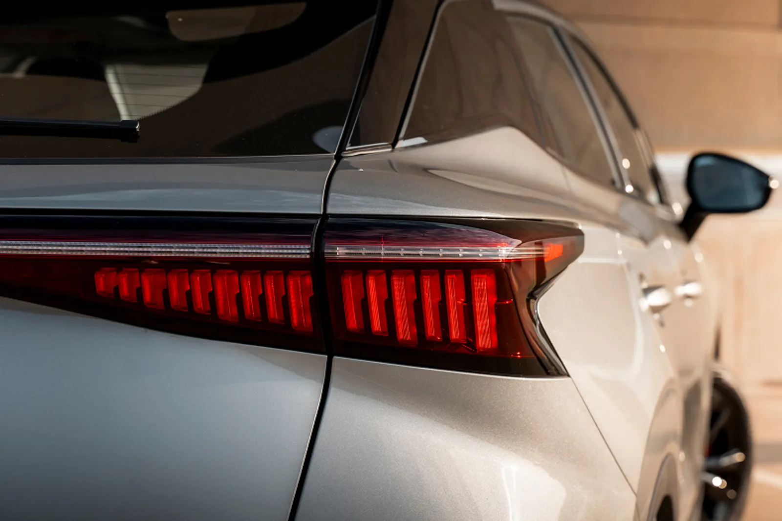 Omoda C5 X, lights