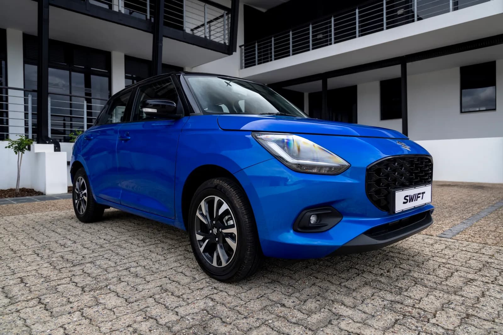 Suzuki Swift, front three-quarter
