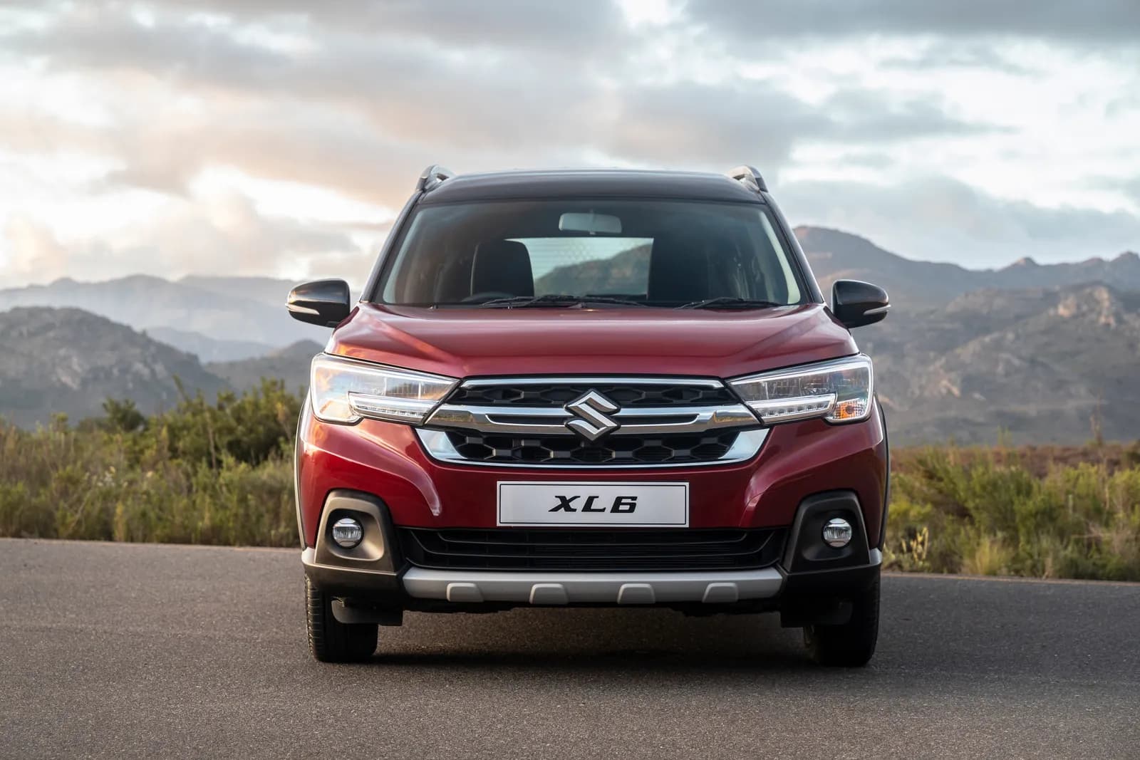 Suzuki XL6, front