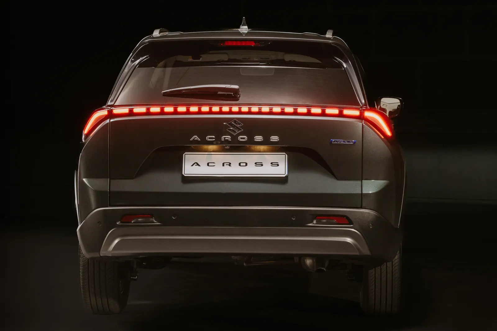 Suzuki Across, rear