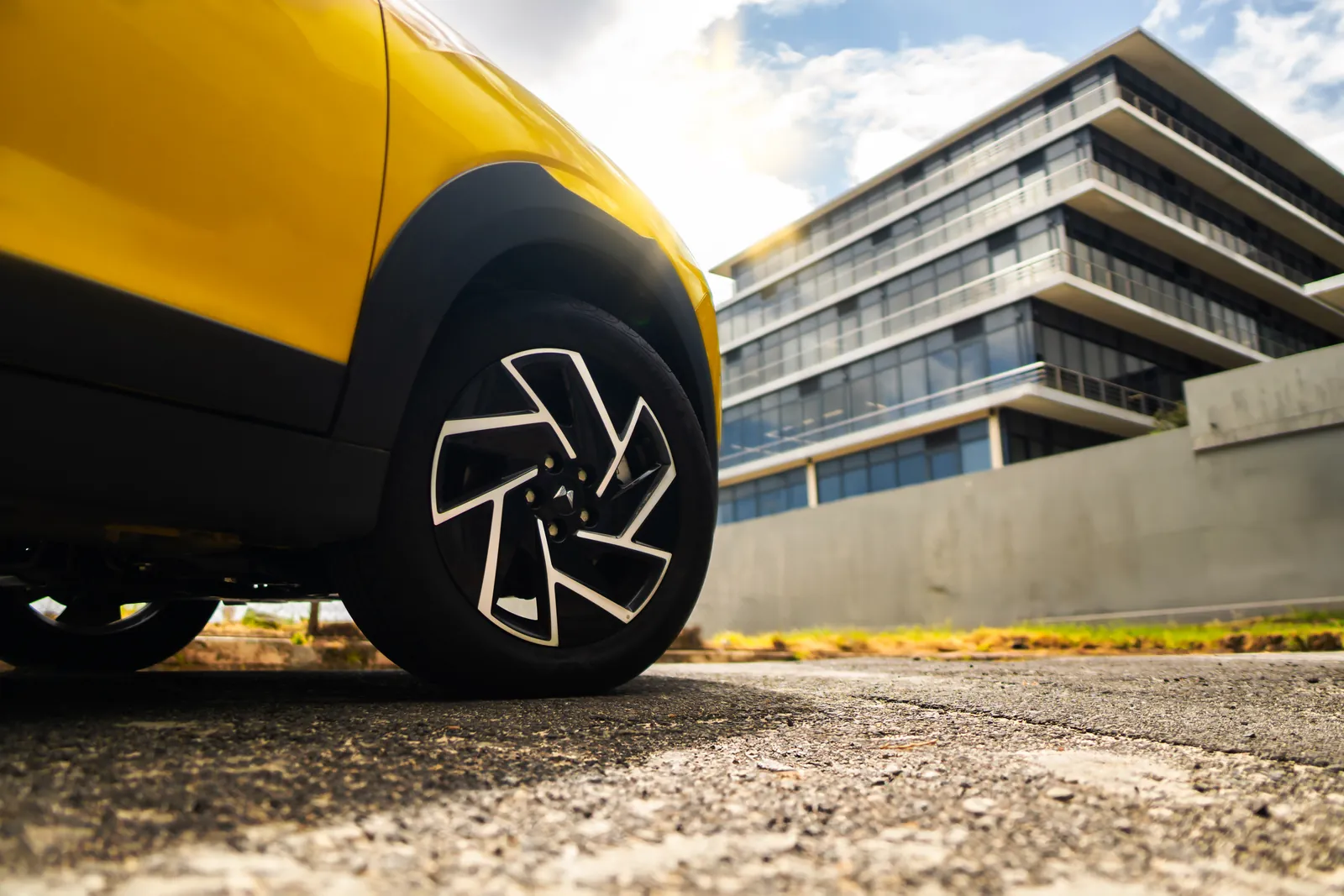 Mahindra XUV 3XO, wheels