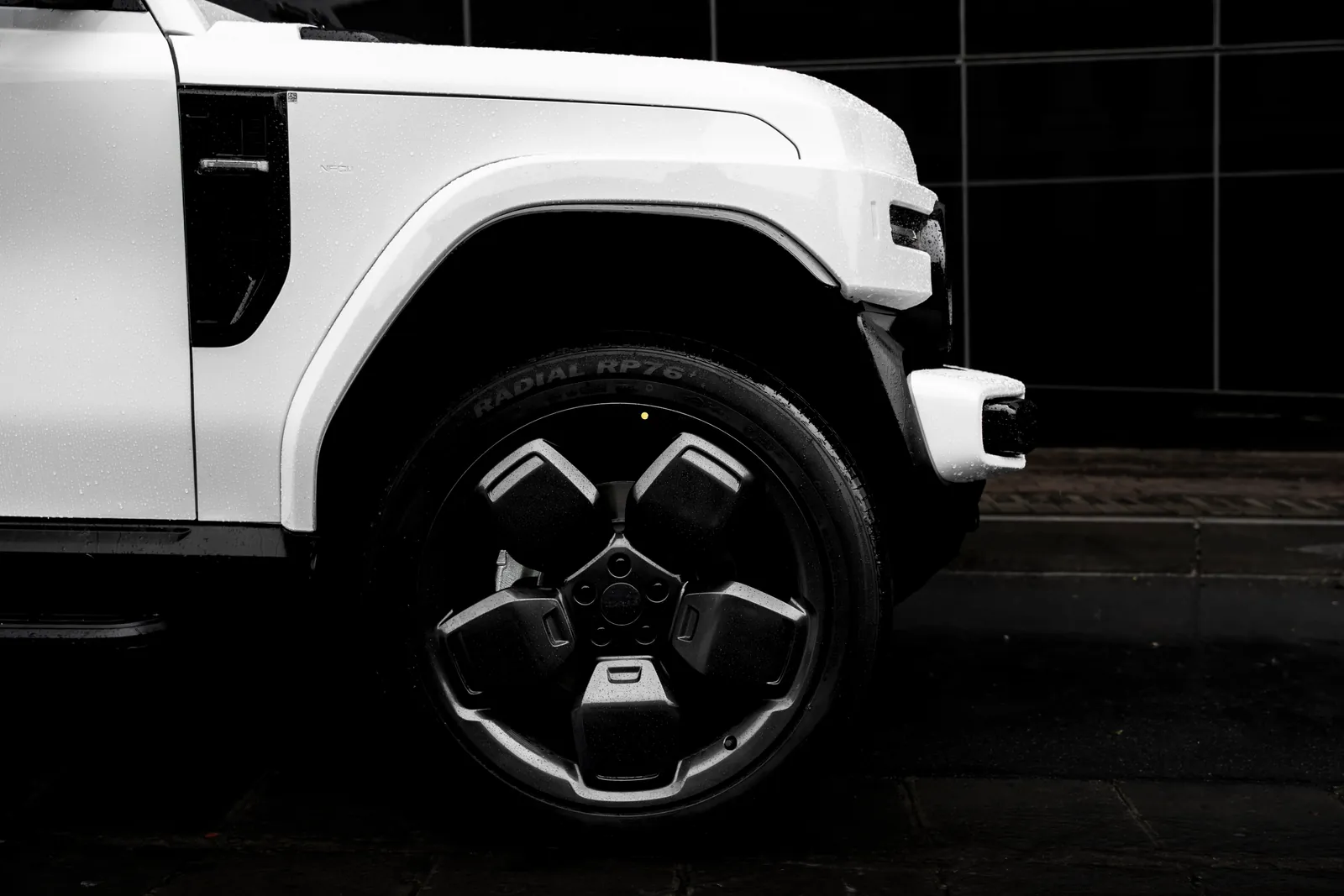 iCAUR V23, wheels