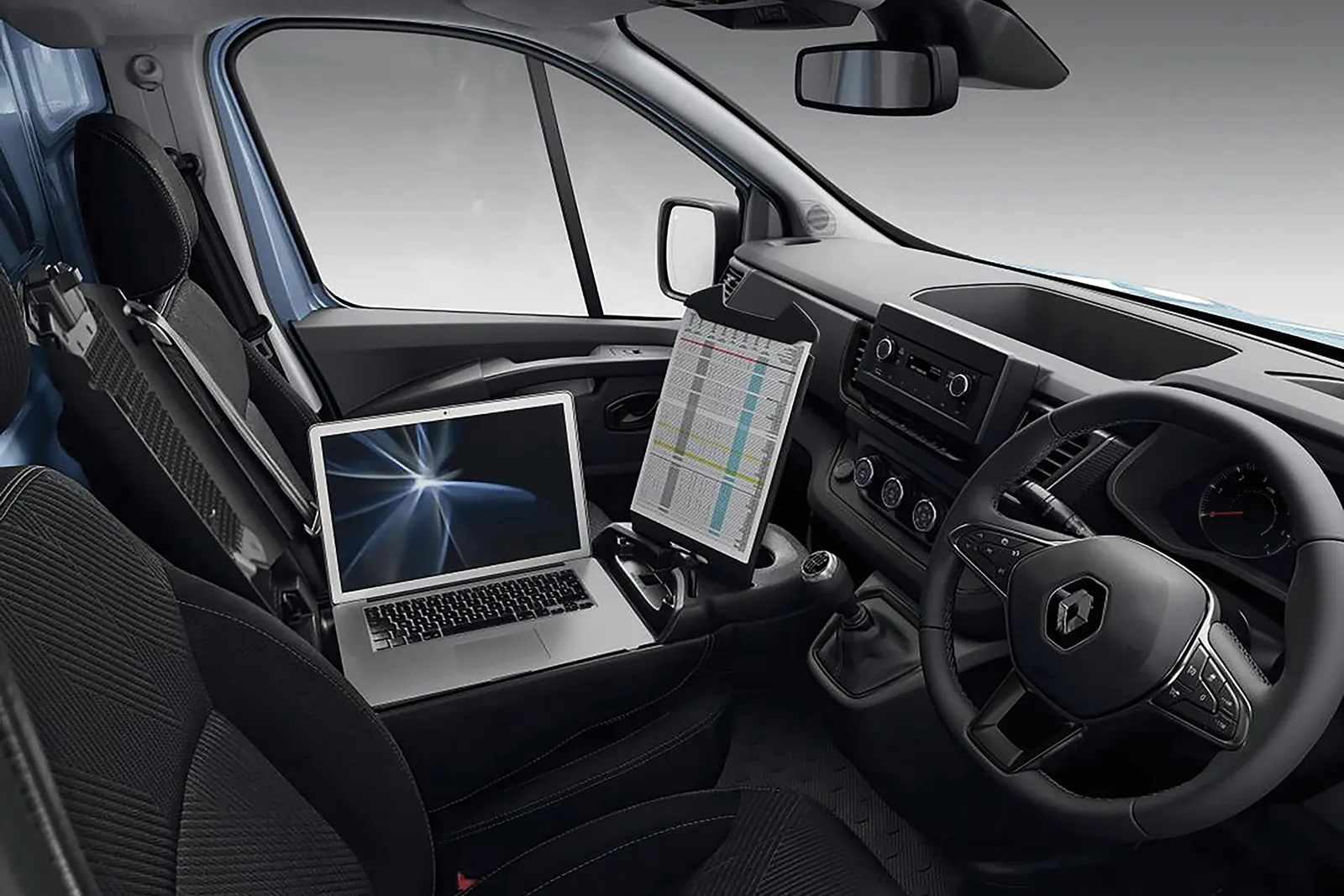 Renault Trafic Panel Van, front seats