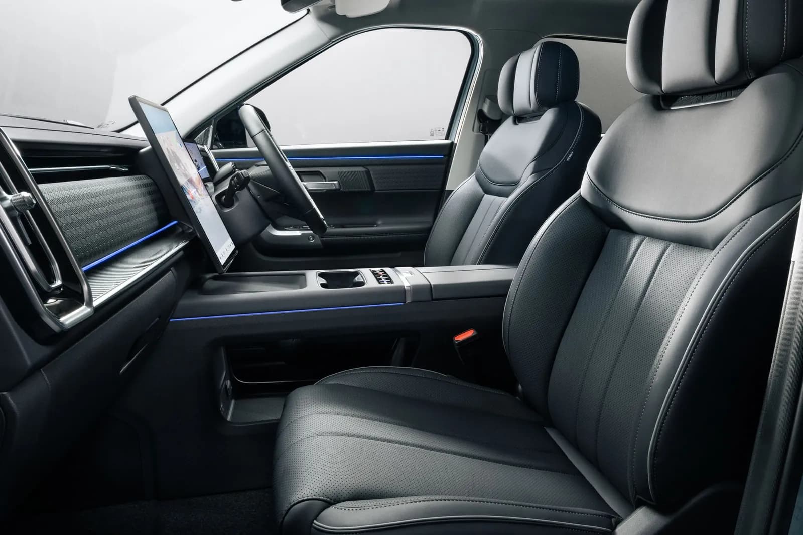 Jaecoo J7 SHS, front seats
