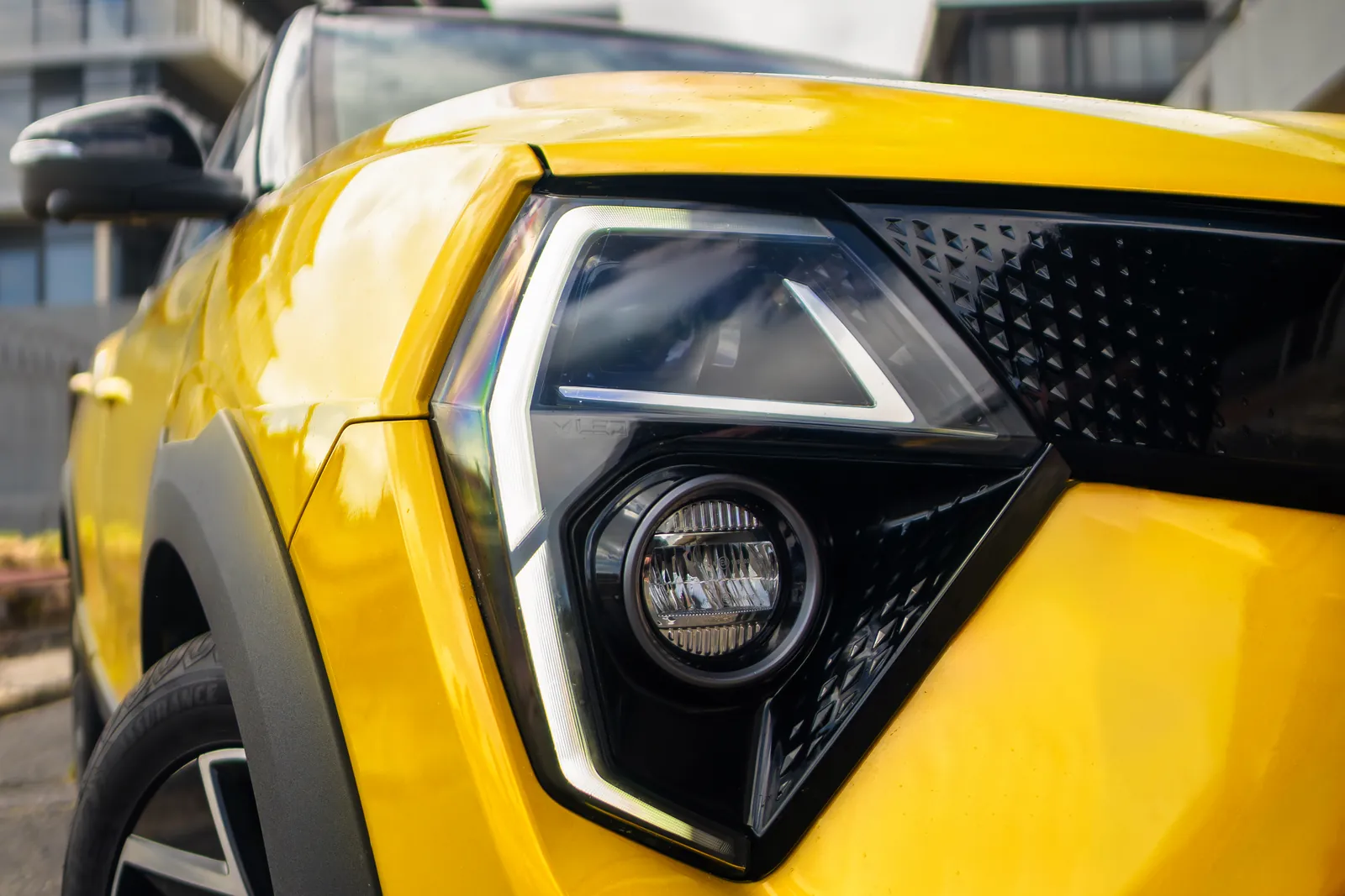 Mahindra XUV 3XO, lights
