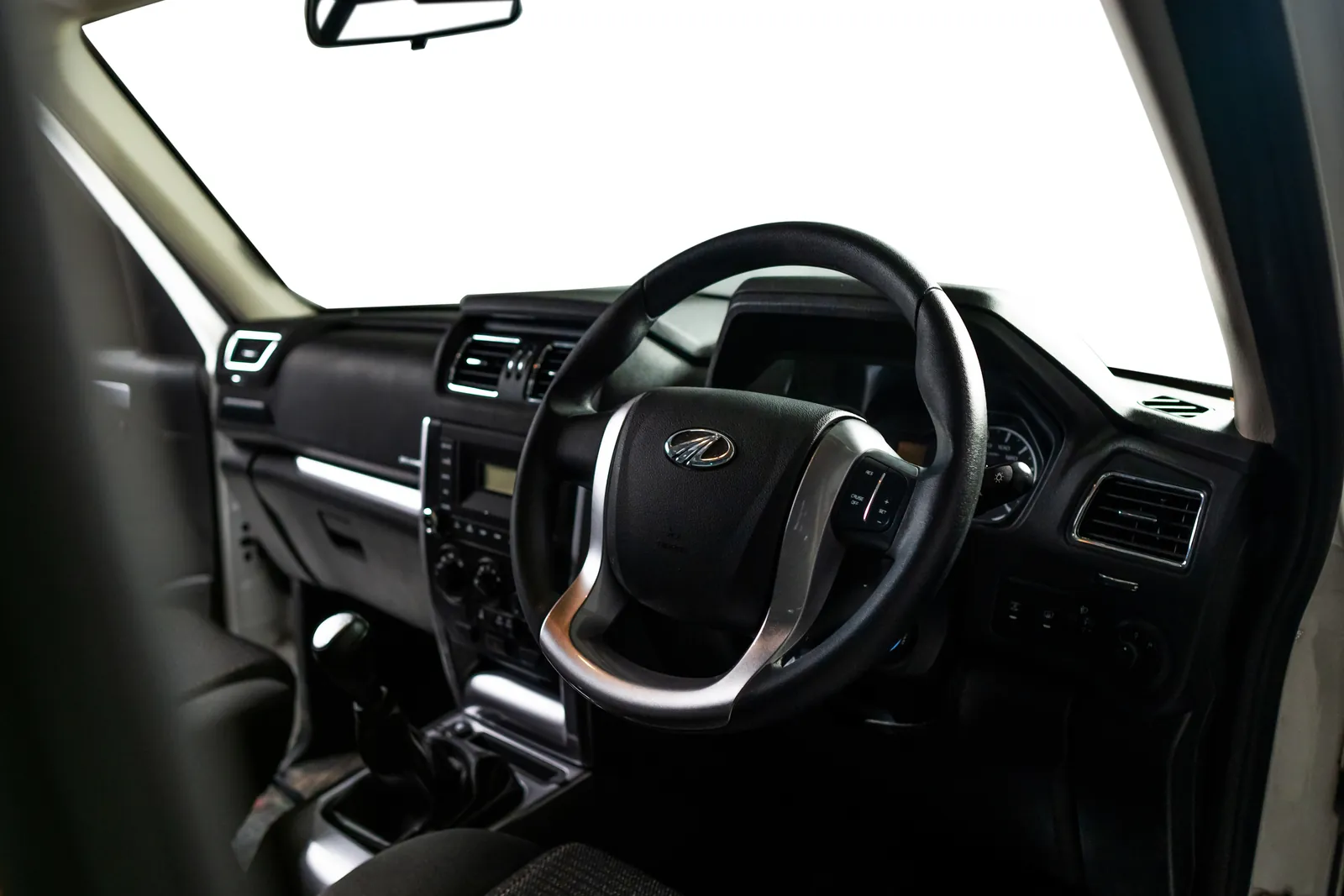 Mahindra Pik-Up Single Cab, dashboard