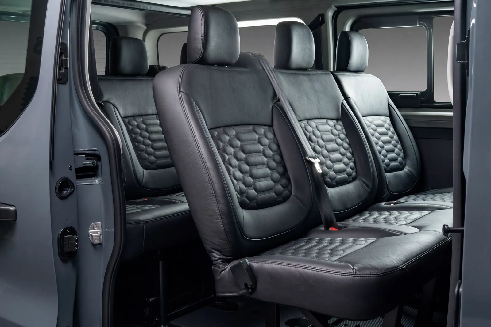 Renault Trafic Passenger, rear seats