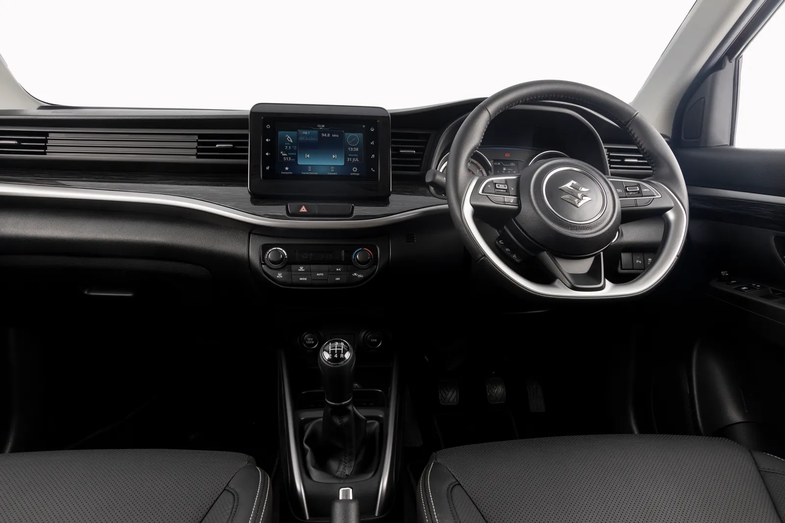 Suzuki XL6, dashboard