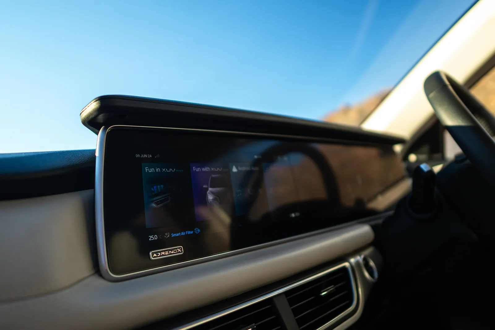 Mahindra XUV700, infotainment