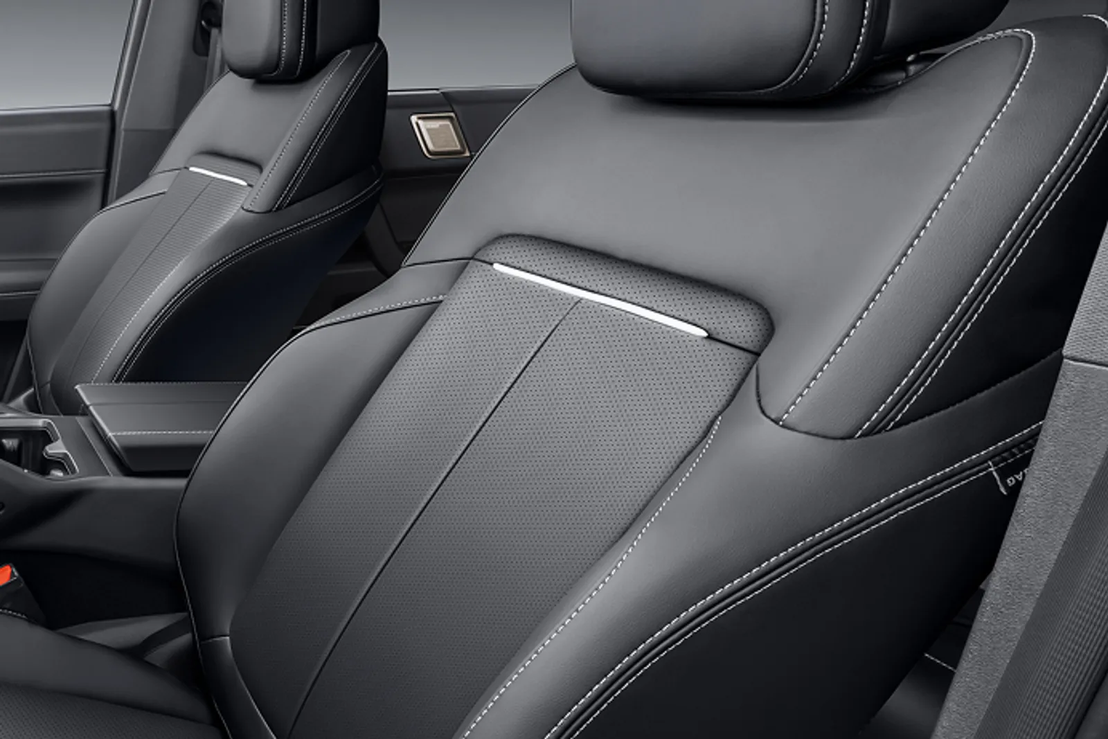 iCAUR 03T, front seats