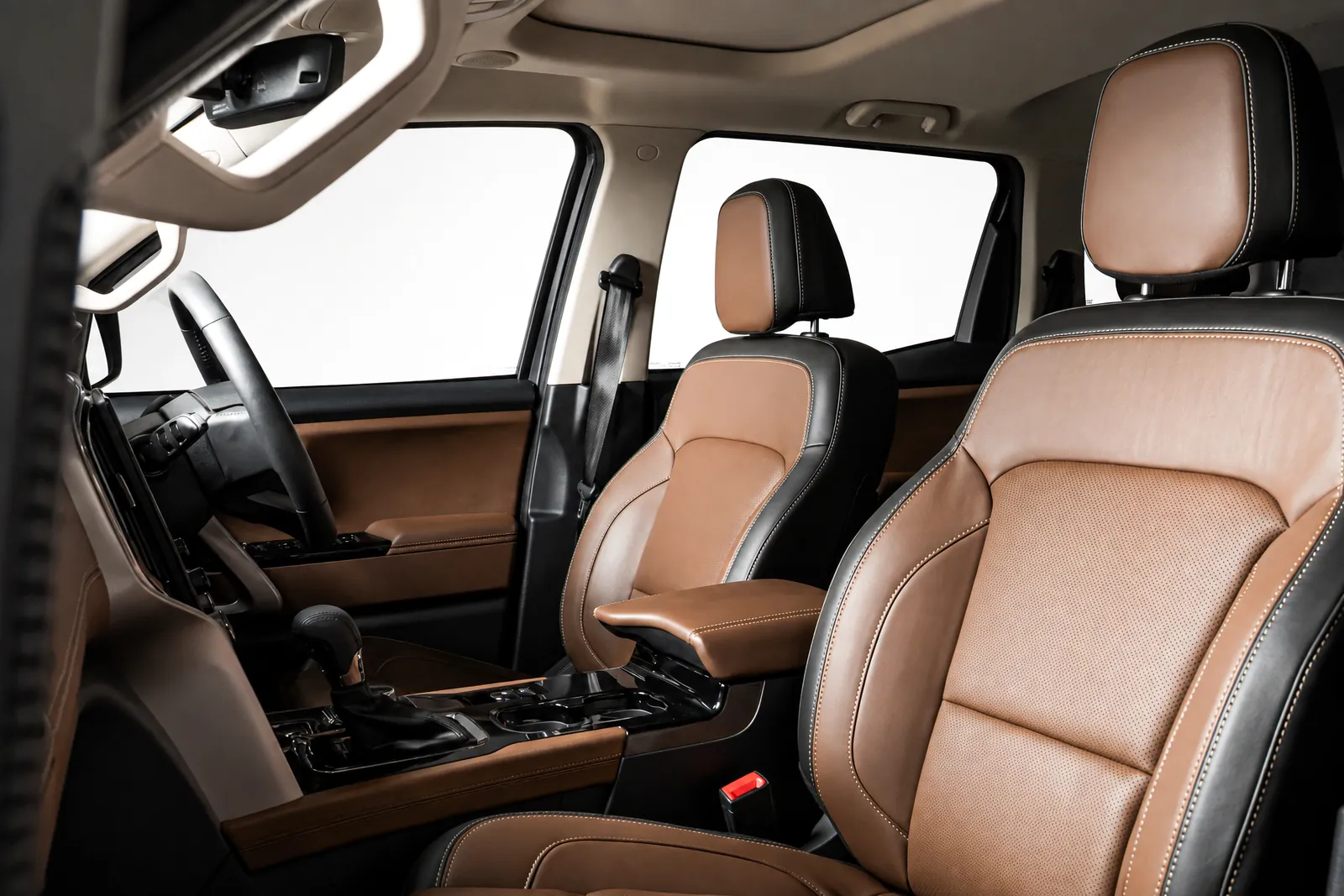 Mahindra Scorpio N, front seats