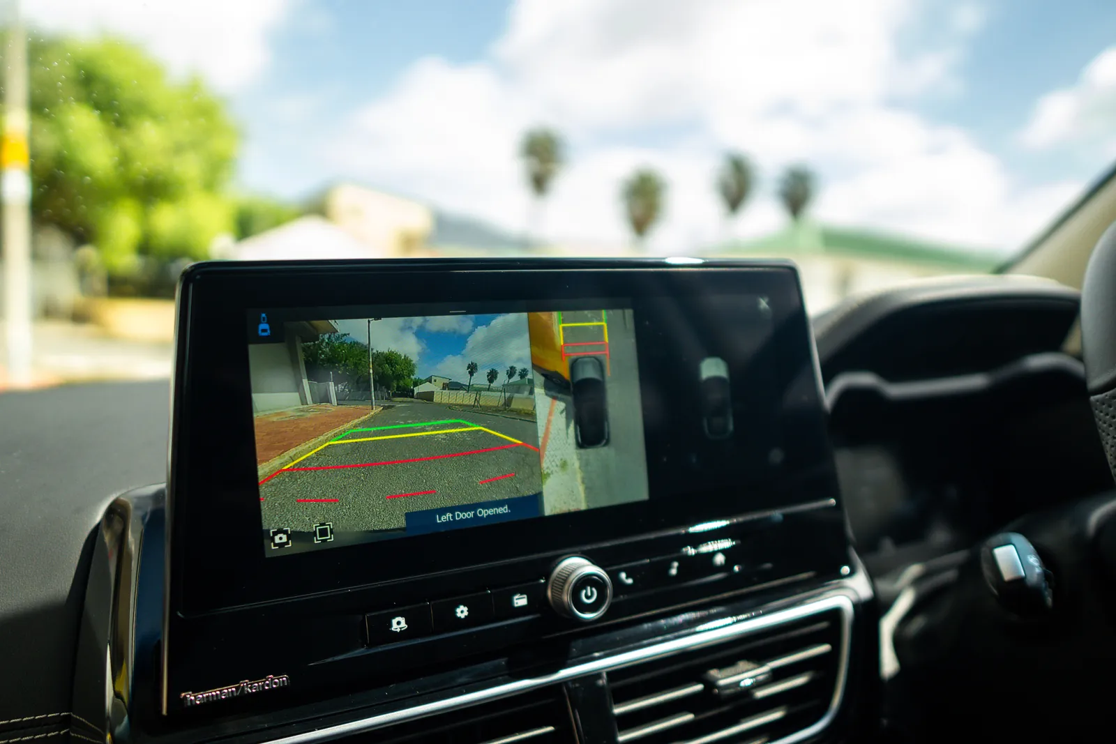 Mahindra XUV 3XO, infotainment