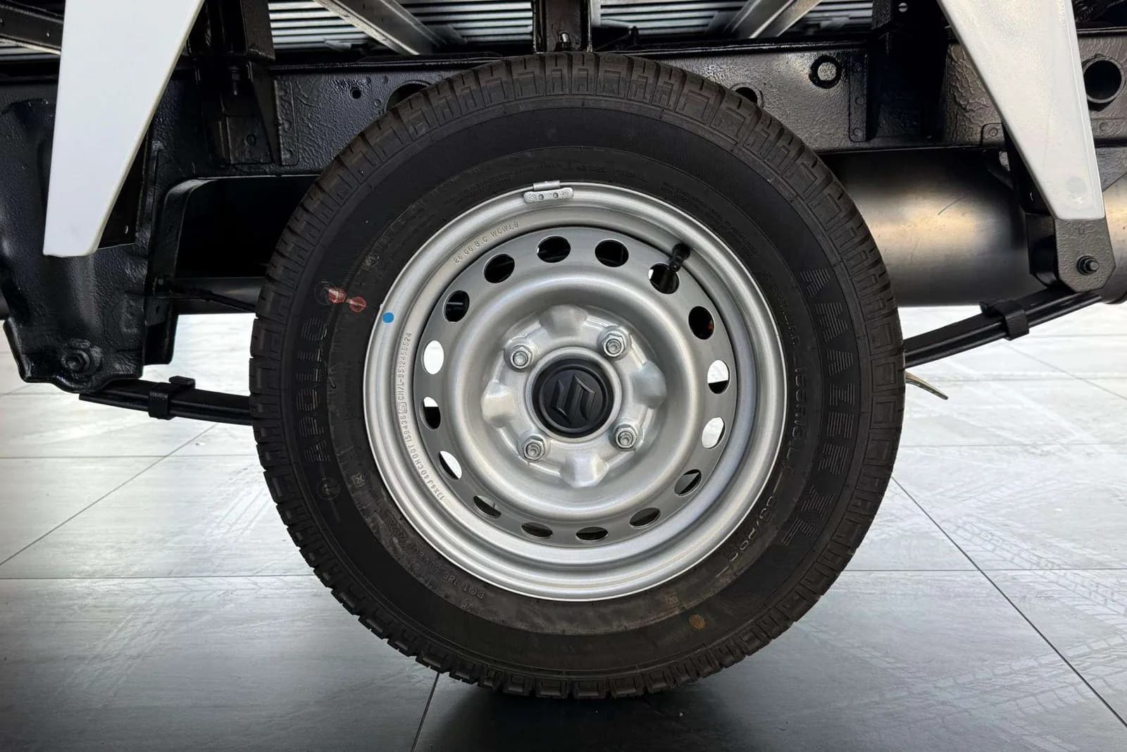 Suzuki Super Carry, wheels