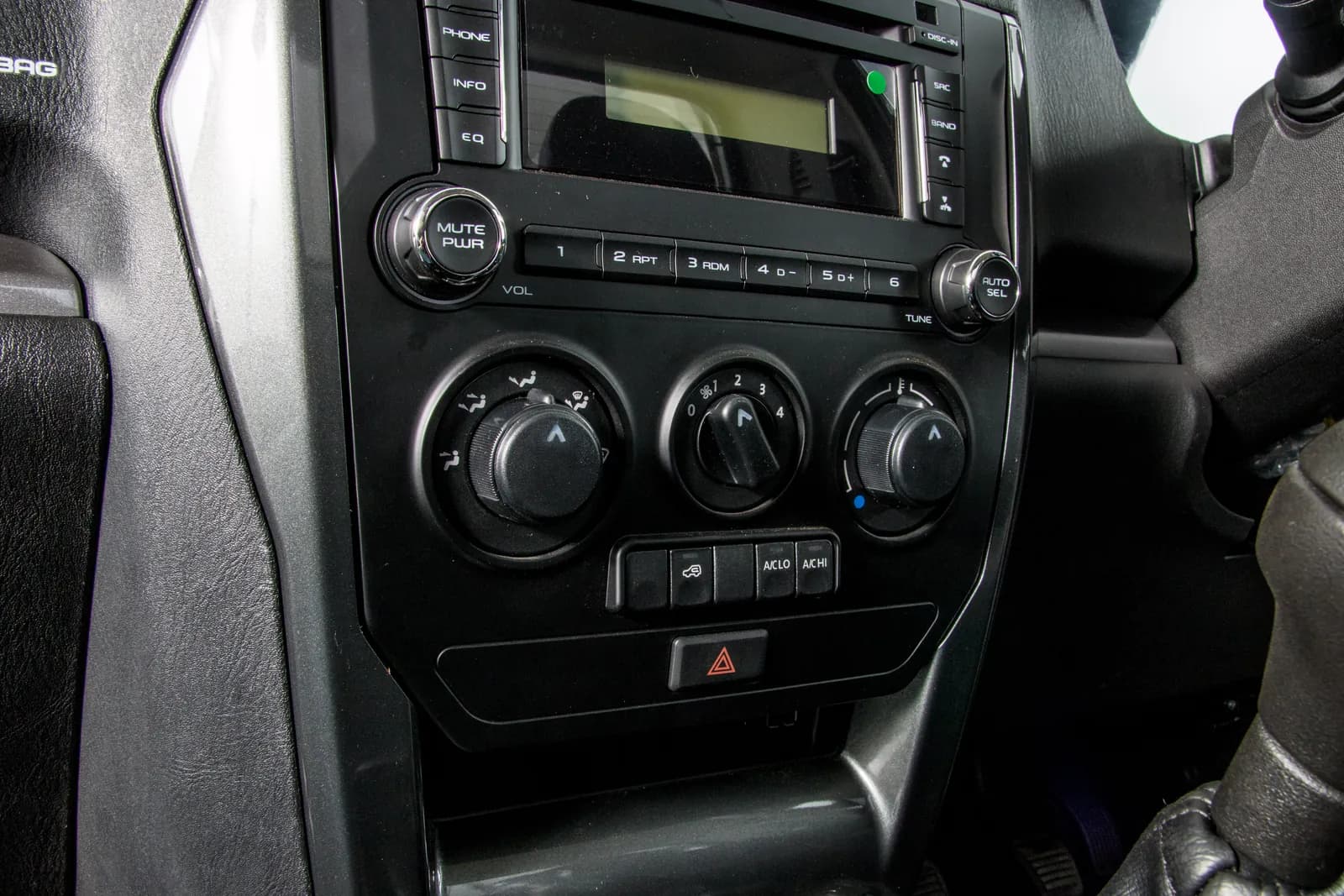 Mahindra Pik-Up Single Cab, infotainment