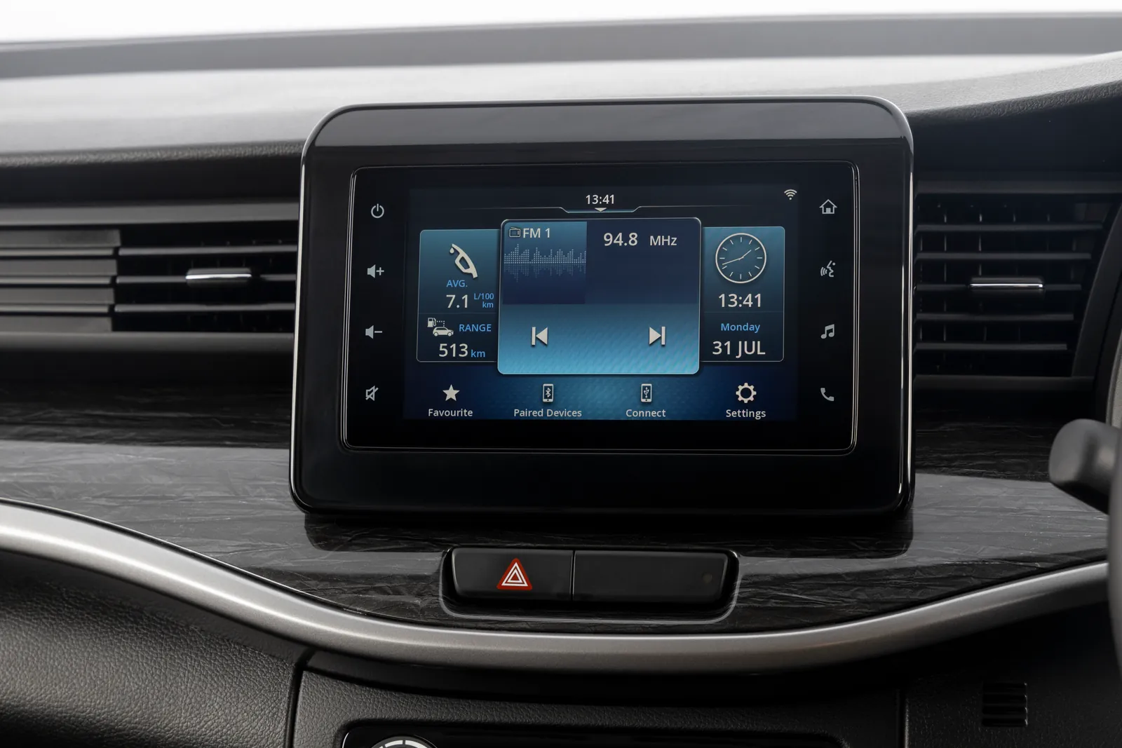 Suzuki XL6, infotainment