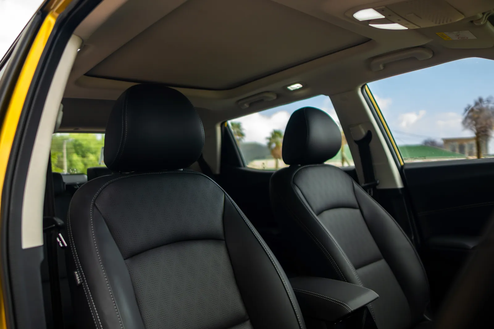 Mahindra XUV 3XO, front seats