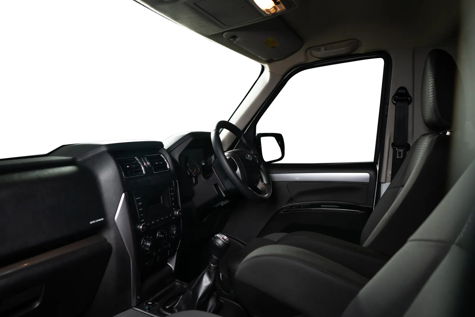 Mahindra Pik-Up Single Cab, front seats
