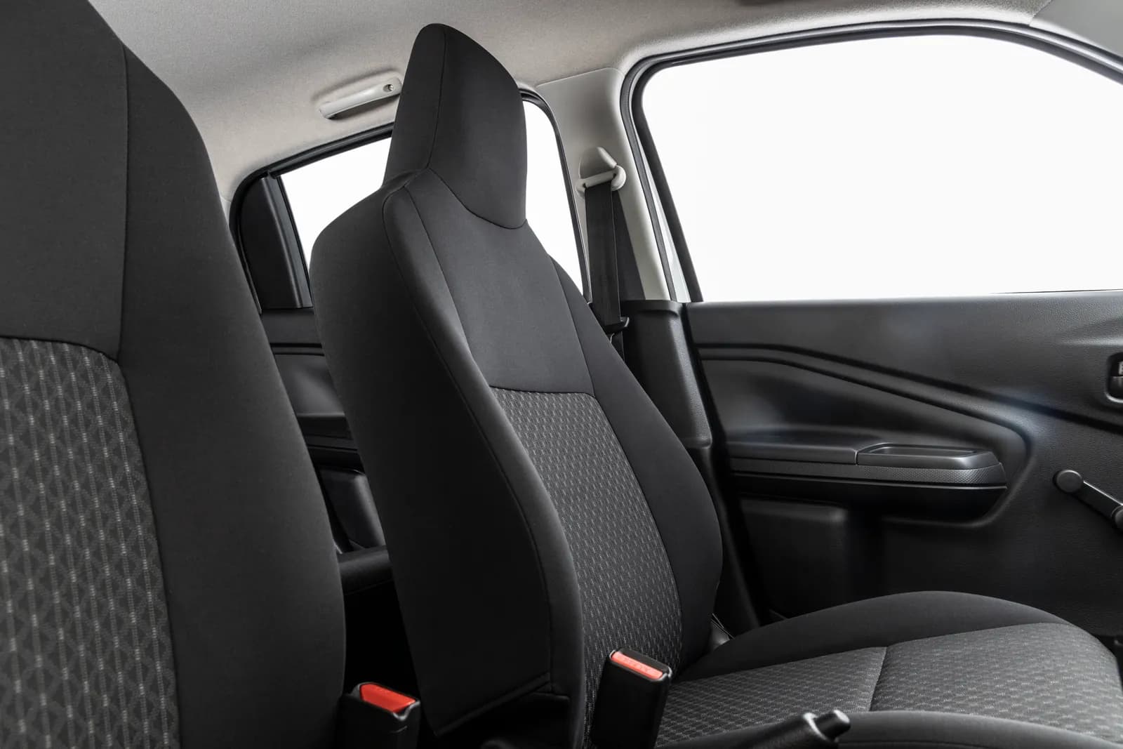 Suzuki Celerio, front seats