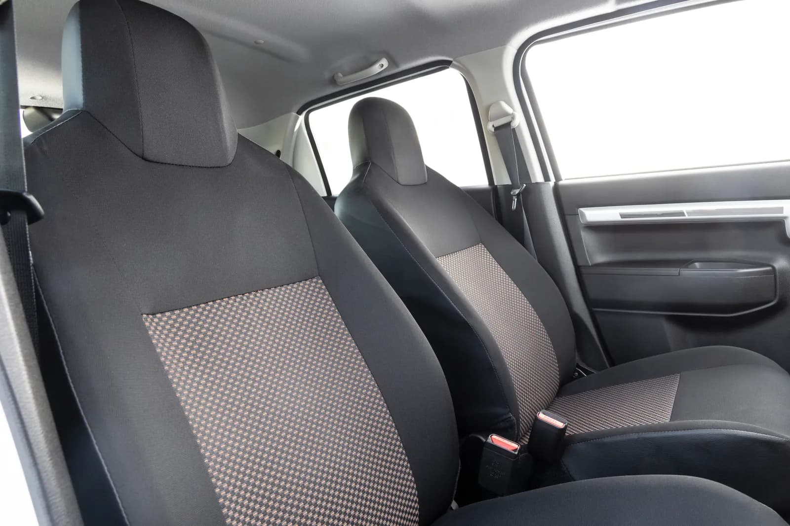Suzuki S-Presso, front seats