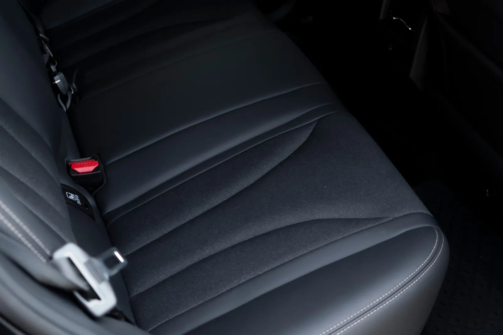 Omoda C5, rear seats