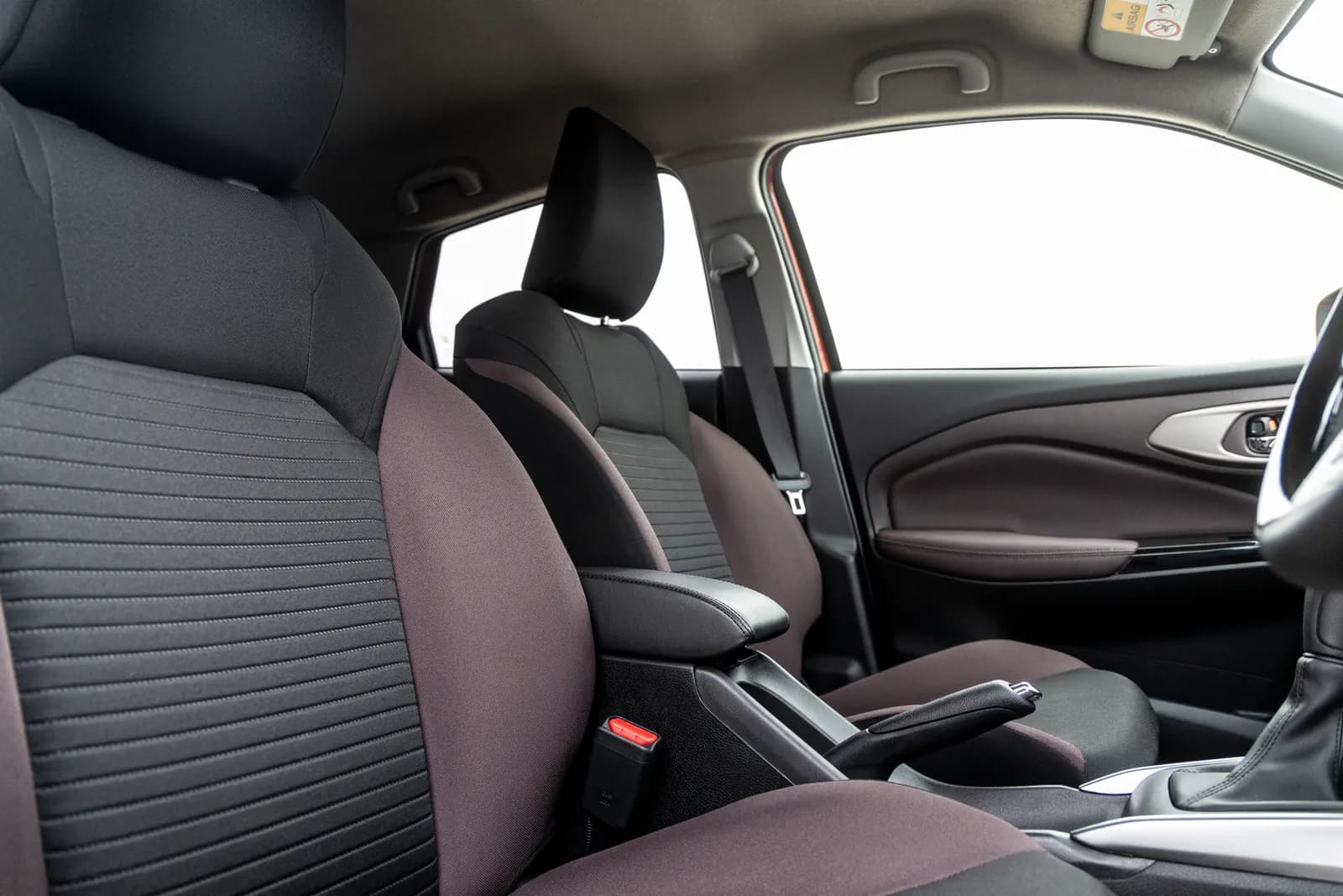 Suzuki Fronx, front seats