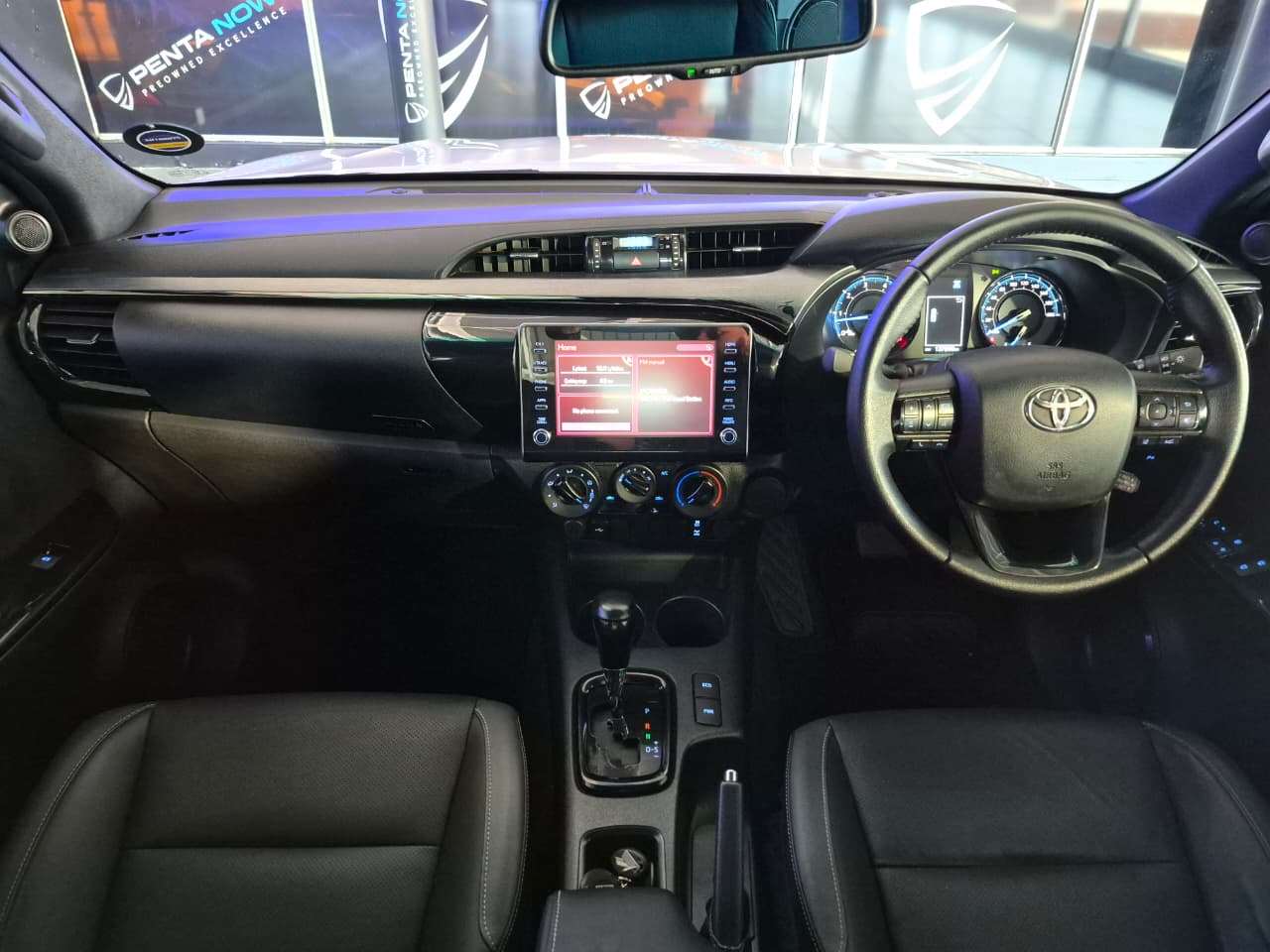 2025 Toyota Hilux, image 7 of 16