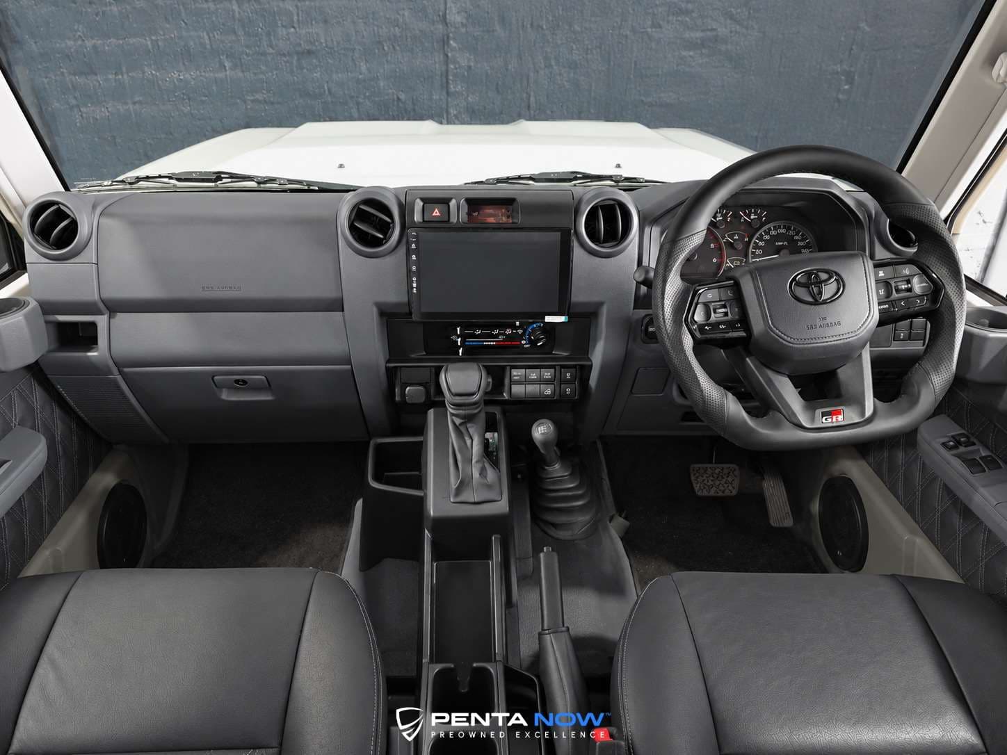 2026 Toyota Land Cruiser Pick Up, image 12 of 16
