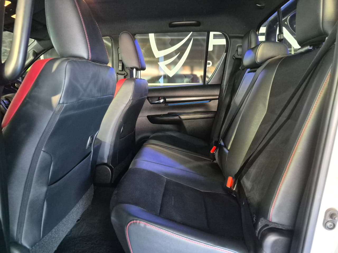 2023 Toyota Hilux, image 12 of 16