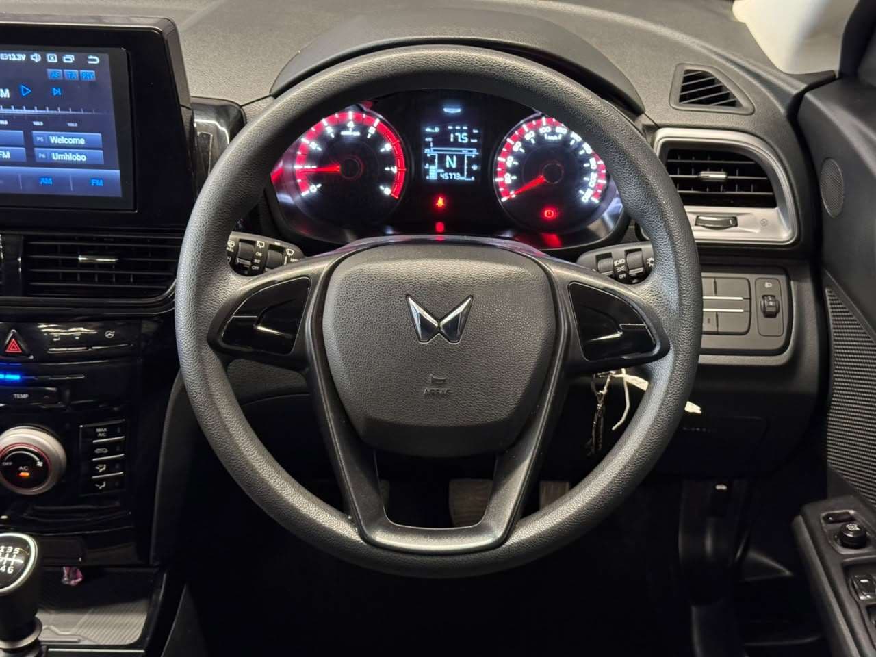 2025 Mahindra Xuv3xo, image 12 of 16