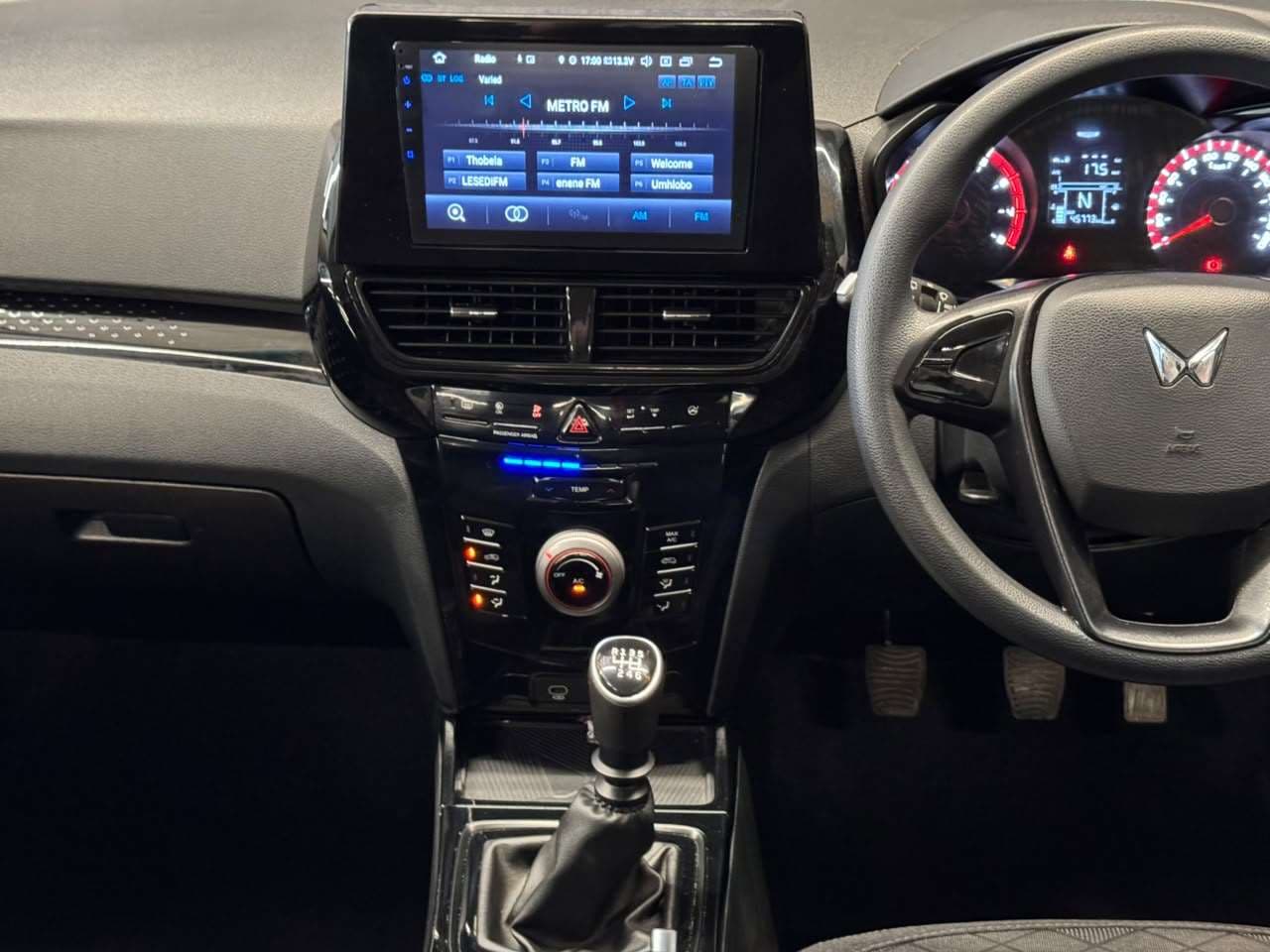2025 Mahindra Xuv3xo, image 11 of 16