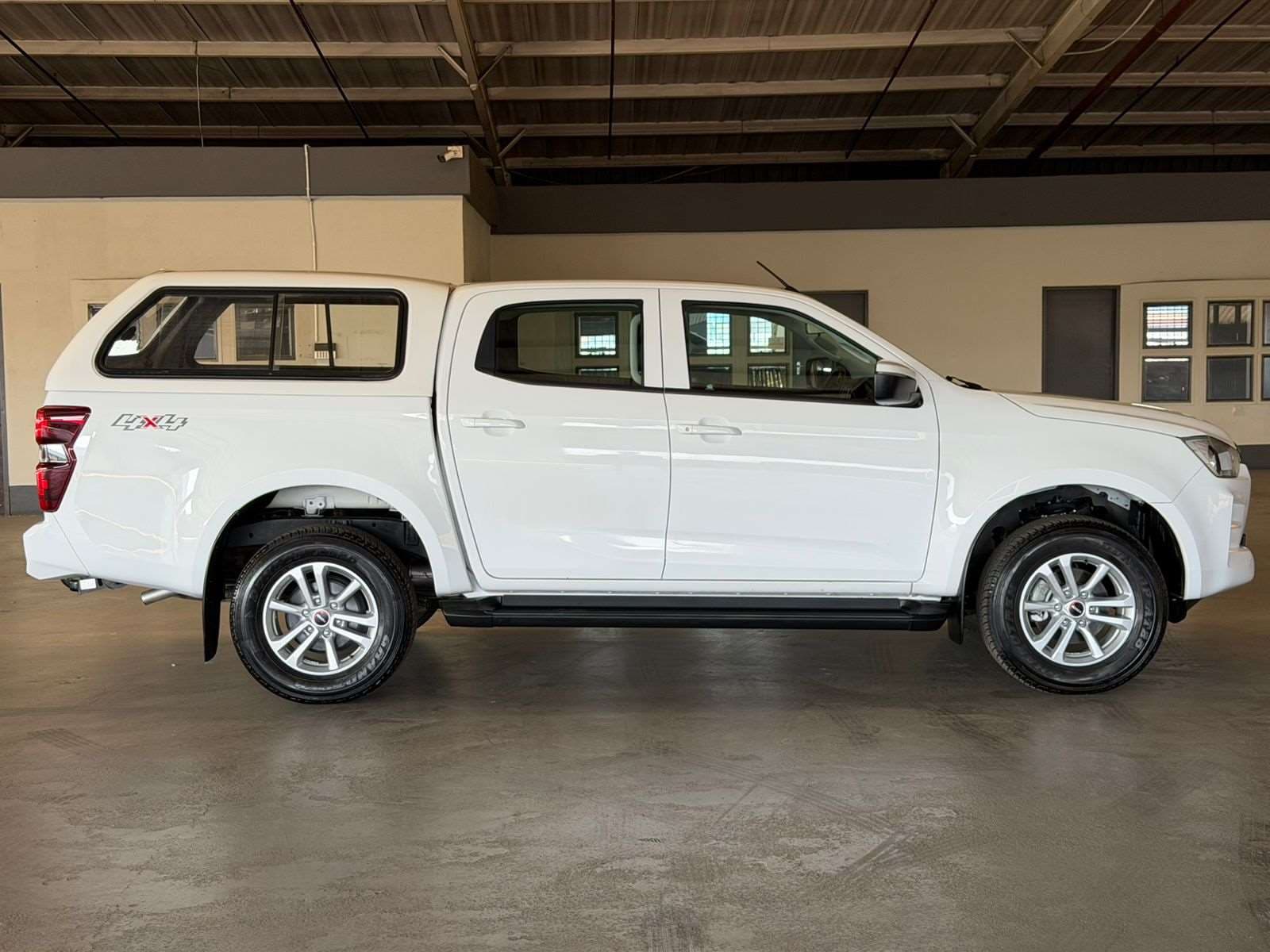 2023 Isuzu D-max, image 6 of 16