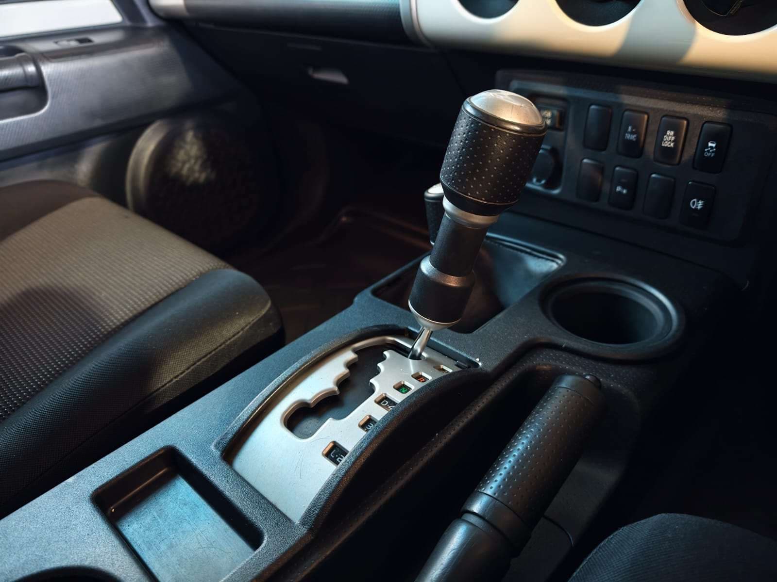 2012 Toyota Land Cruiser Fj, image 12 of 16
