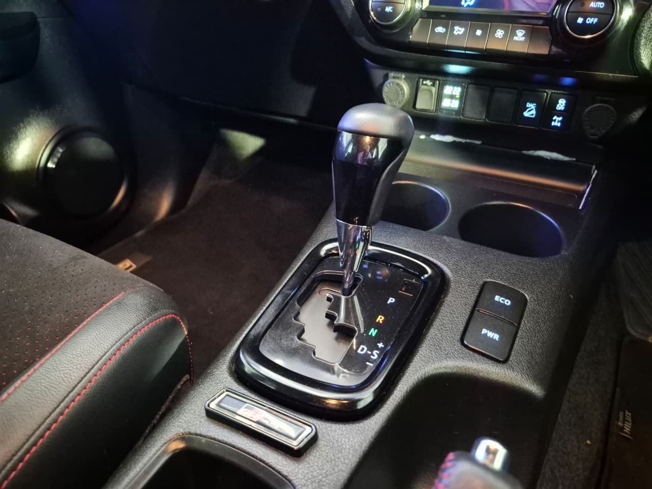 2023 Toyota Hilux, image 9 of 16