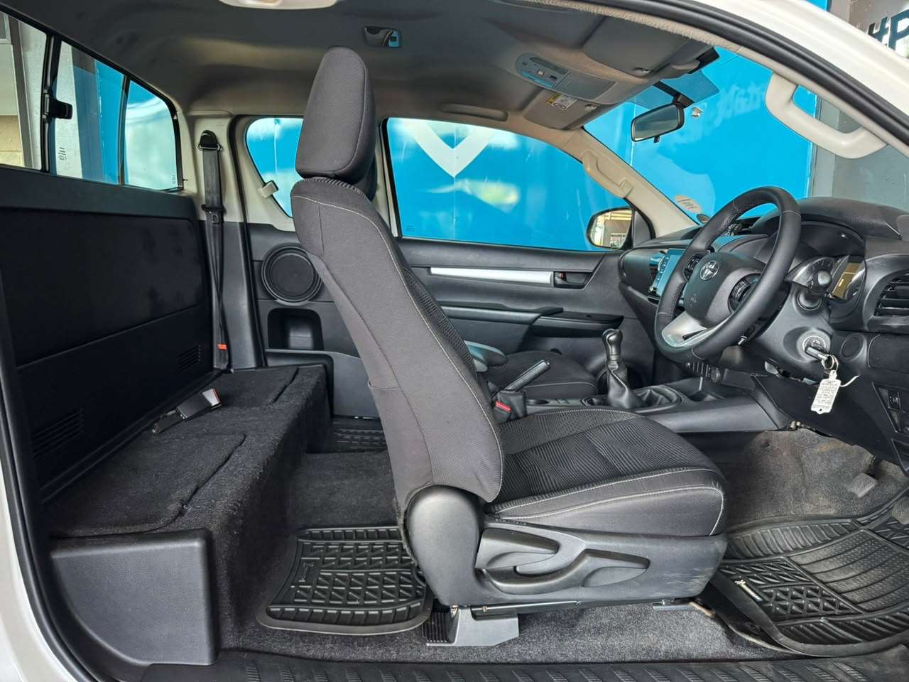 2022 Toyota Hilux, image 16 of 16