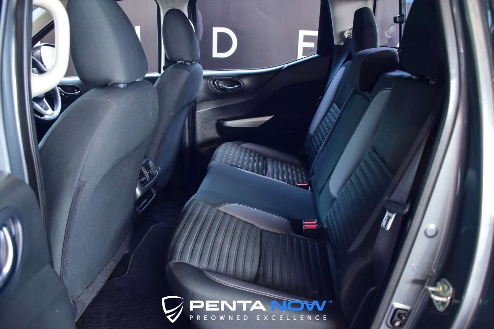 2021 Nissan Navara, image 14 of 16