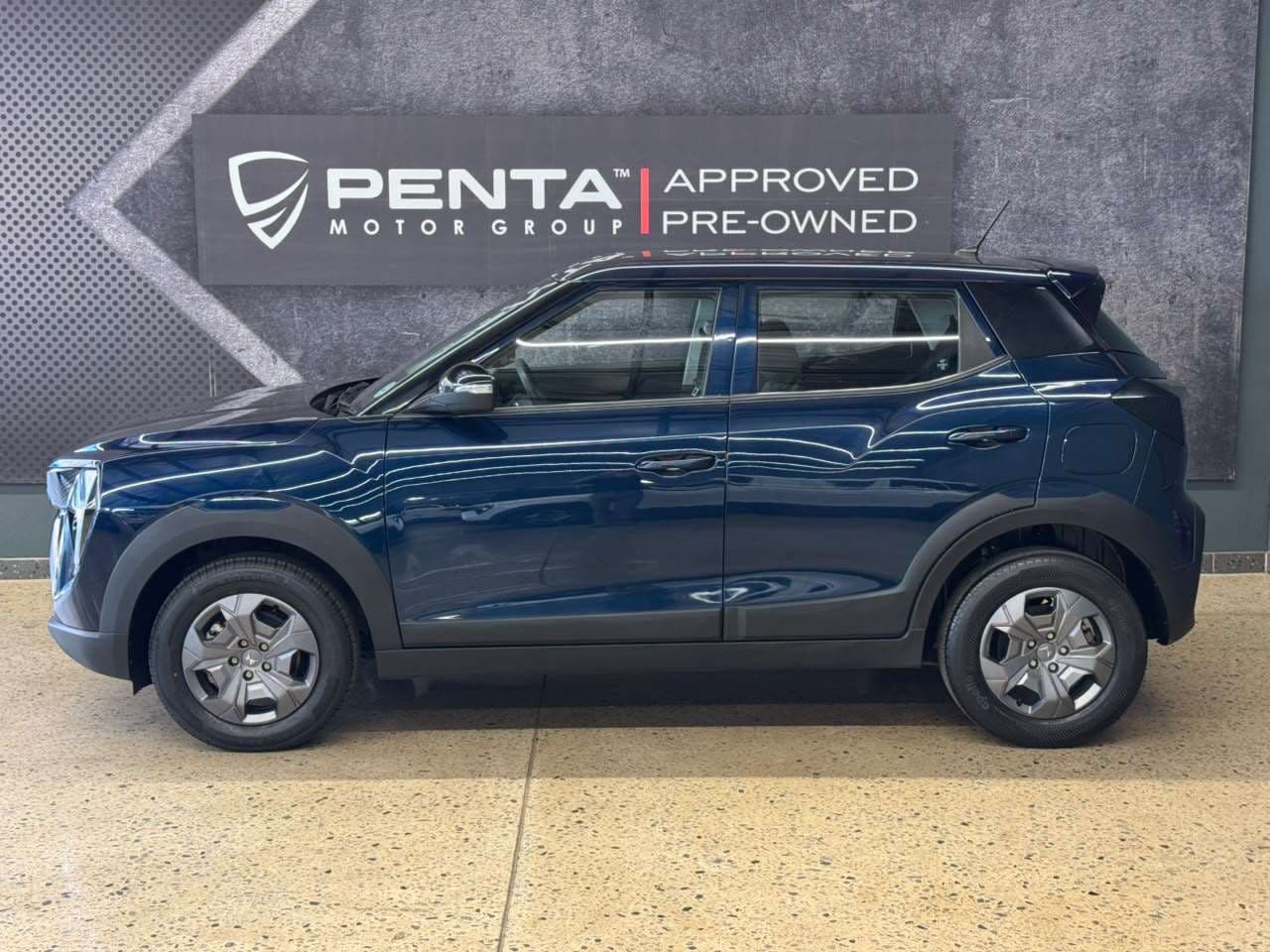 2025 Mahindra Xuv3xo, image 6 of 16